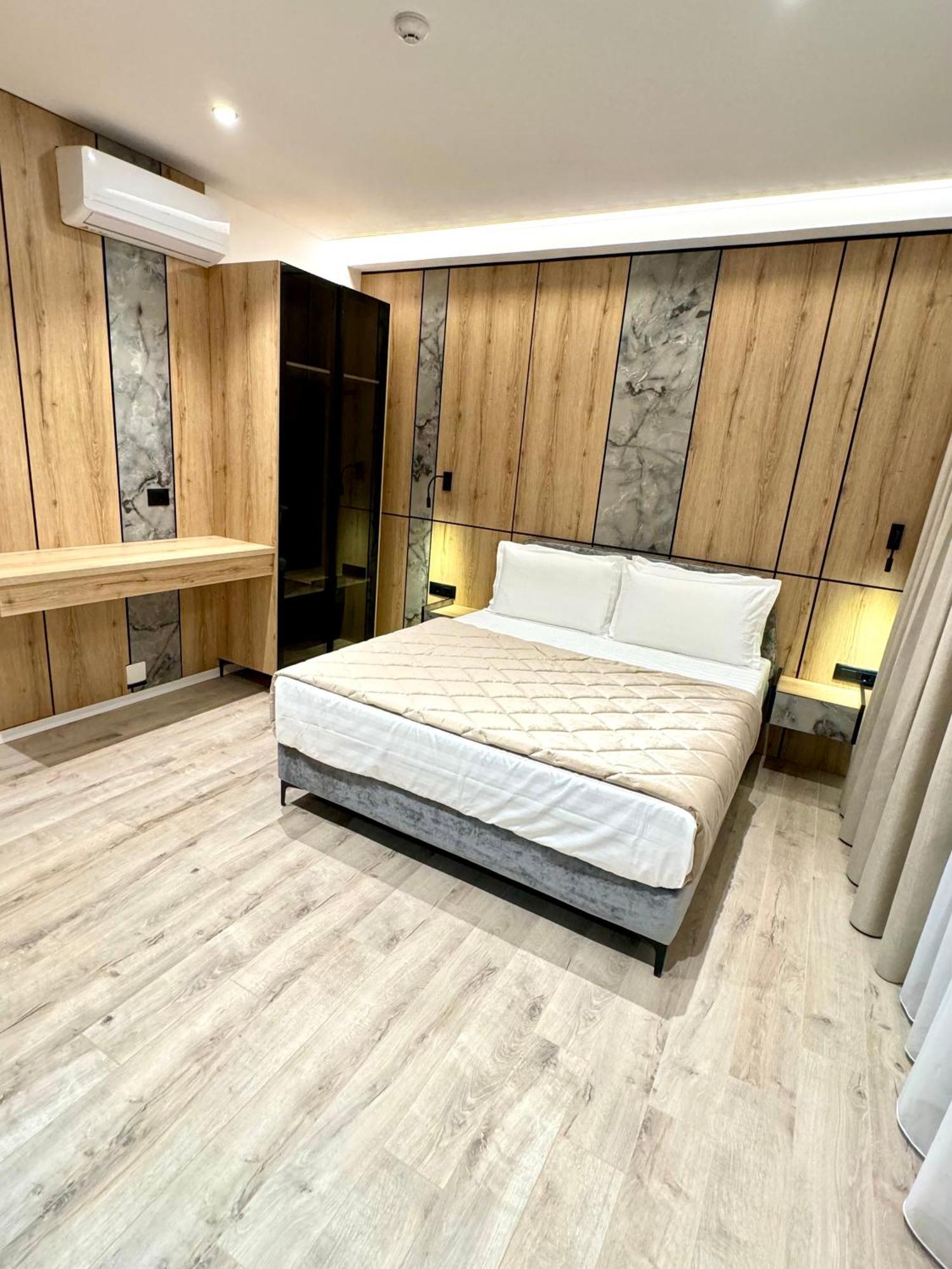 Joni Premium 4*