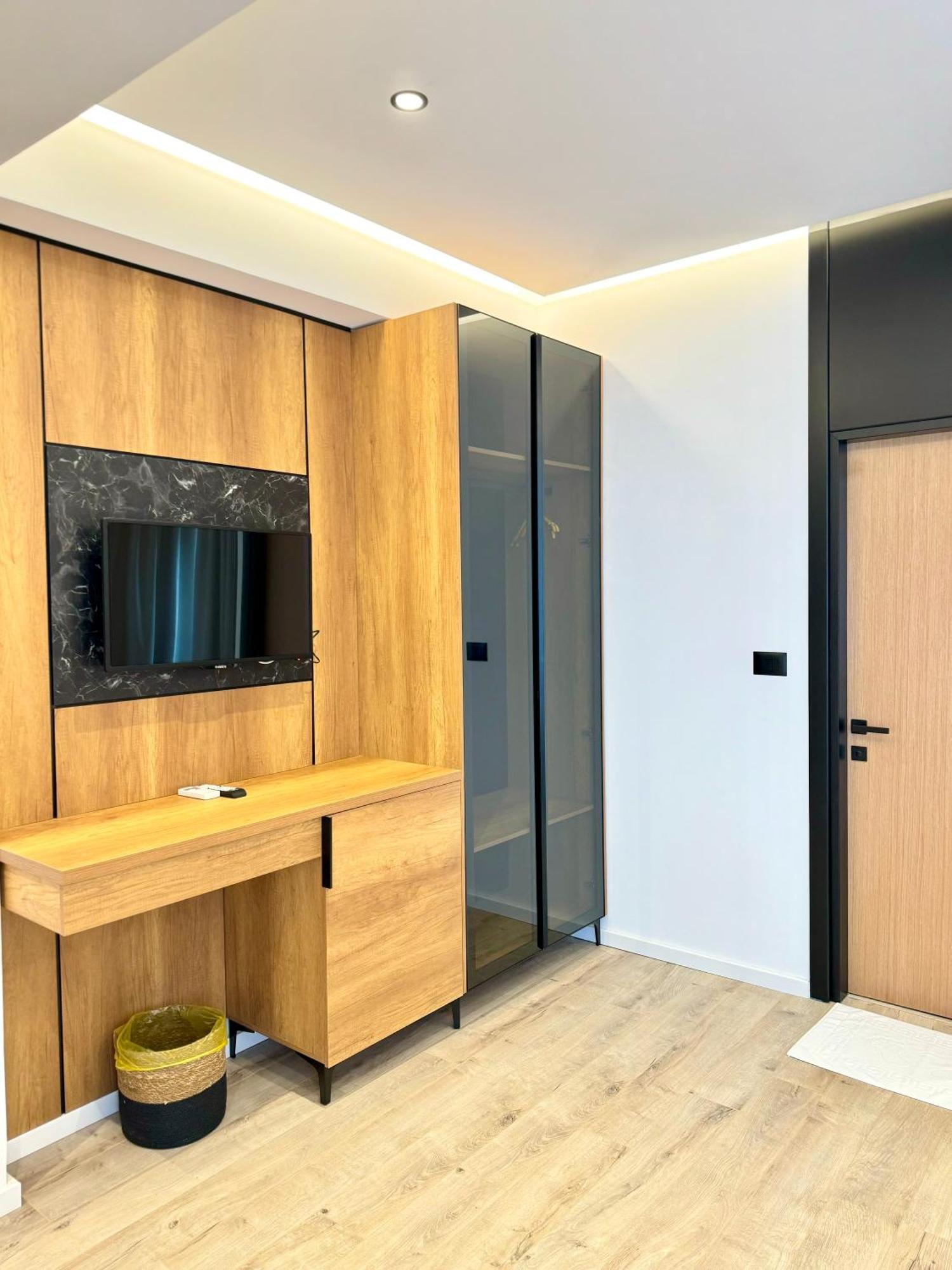 Joni Premium Ksamil